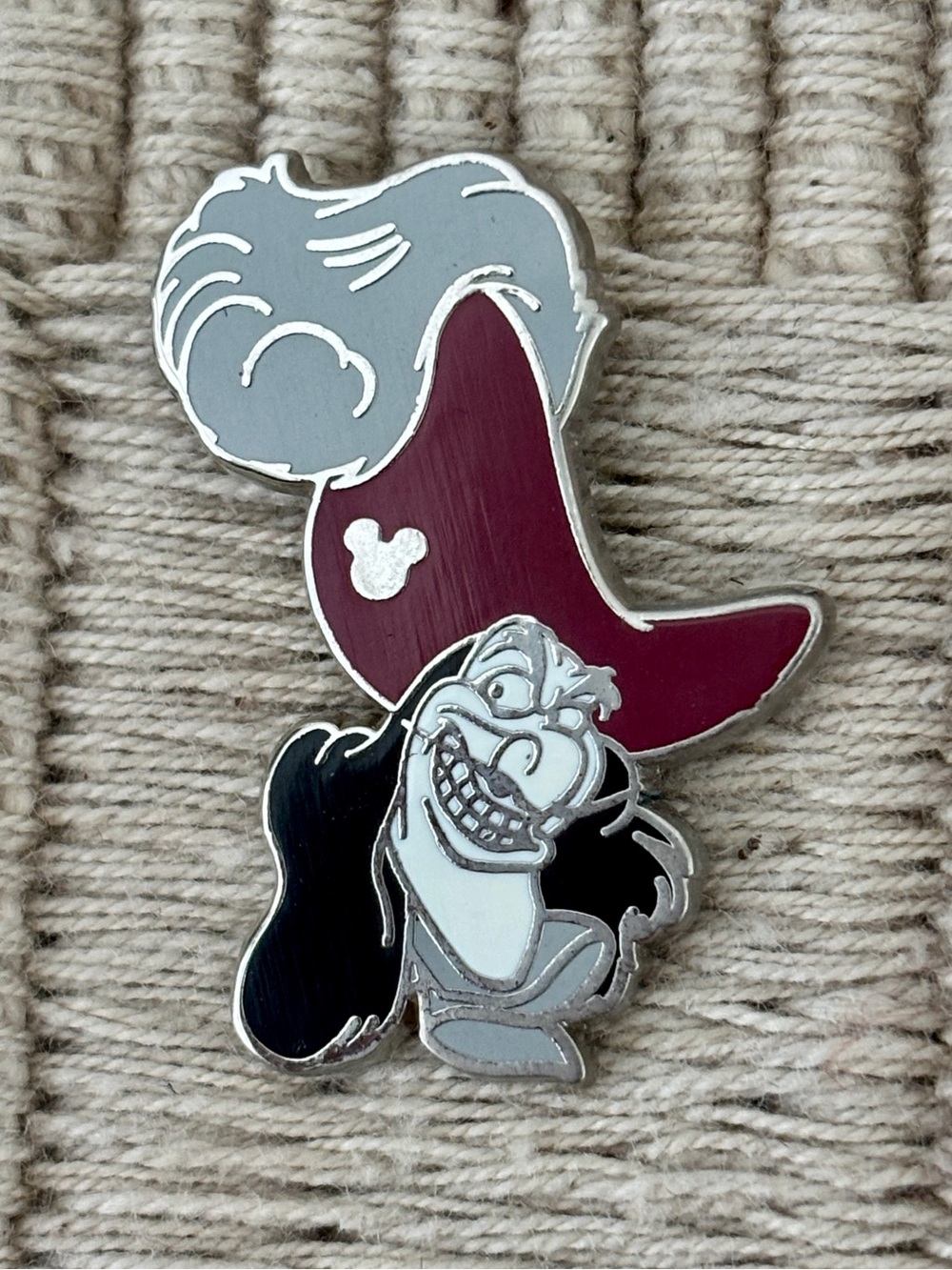 DISNEY 2019 Captain Hook Villains Series Pin